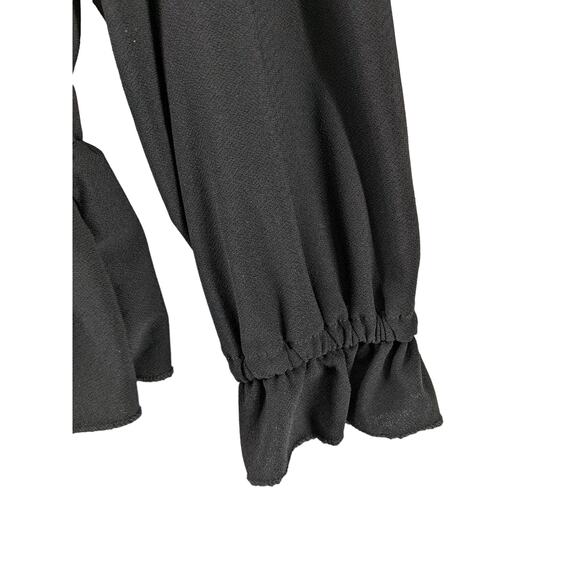 Willow Drive Blouse Medium Black Boat Neck Peplum Hem‎ Long Sleeves Ruffle Cuffs - Picture 2 of 12